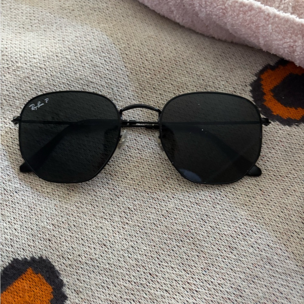 Hexagonal flat lenses